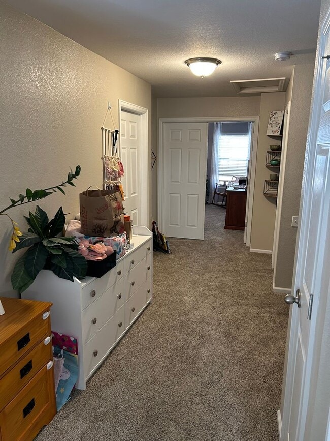 Building Photo - Rare 4BR End-Unit in Northpark with Finished Basement and 2-Car Garage