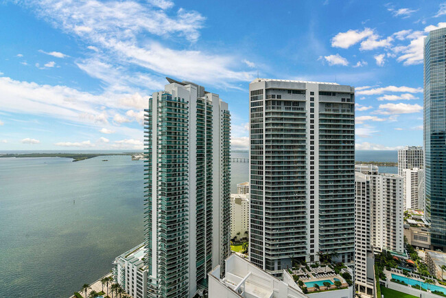 Building Photo - 1200 Brickell Bay Dr