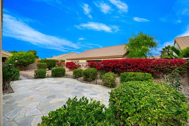 Building Photo - 78462 Palm Tree Ave
