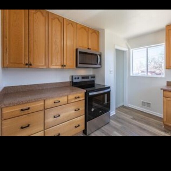 Building Photo - 10454 Grant Dr