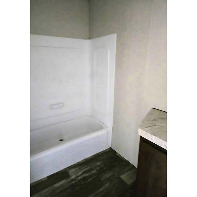 Building Photo - 1106 Victoria St