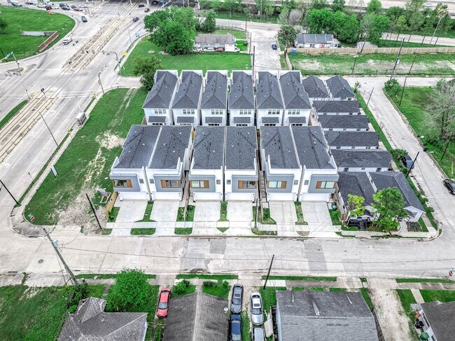 Building Photo - 3509 McIlhenny St