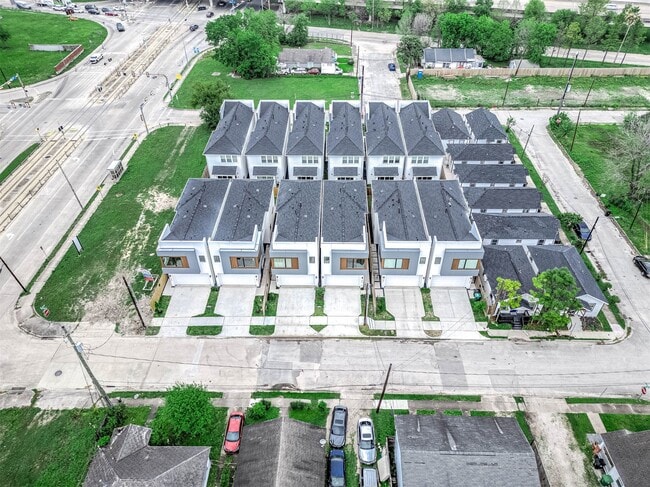 Building Photo - 3513 McIlhenny St