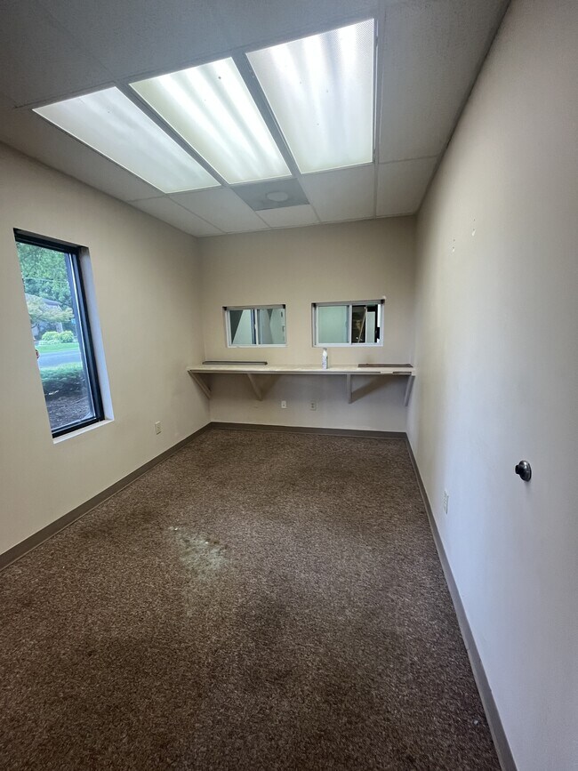 Building Photo - 2312 S Main St