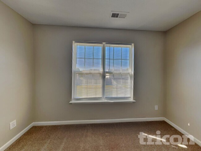 Building Photo - 5040 Liberty Hall Cir