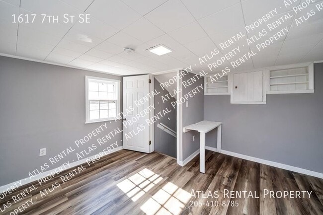 Building Photo - 1617 7th St SE