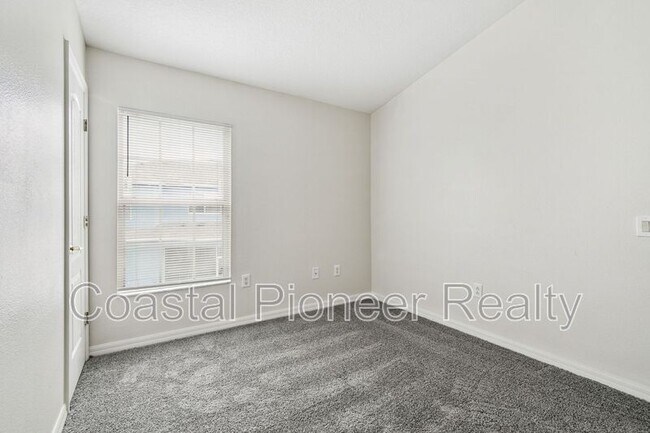 Building Photo - 6723 Lake Camden Way