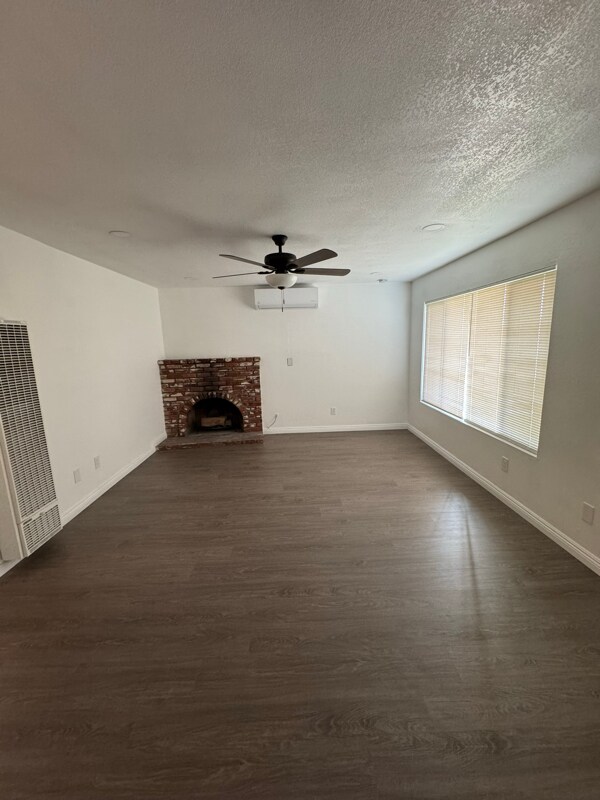 Building Photo - 8740 Lomita Dr