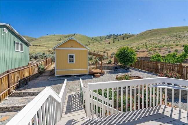 Building Photo - 332 E Prospect St