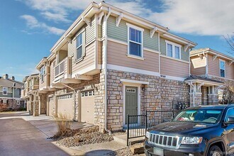 Building Photo - Bright Open-Concept Condo with 1-Car Garage in Prime Commuter Location