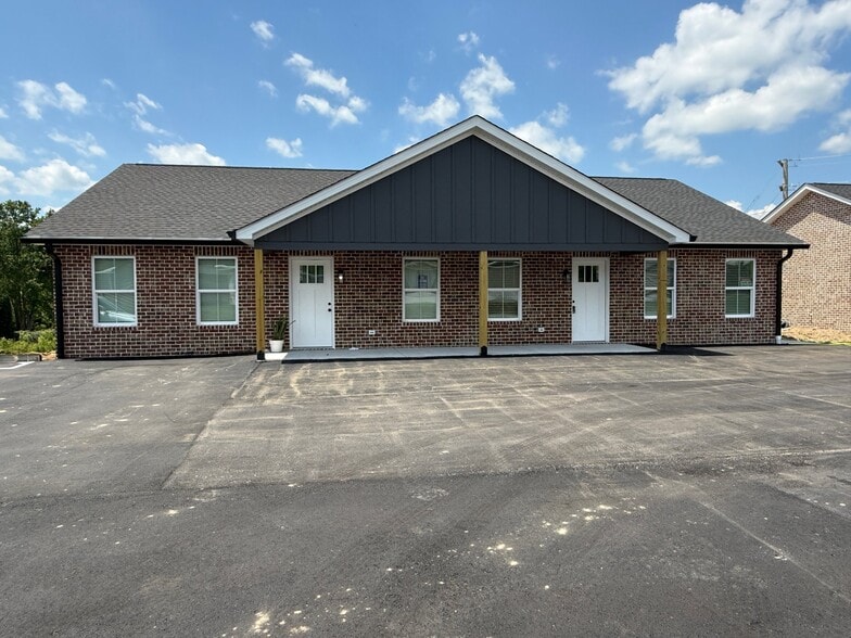 Building Photo - 570 Pippin Rd