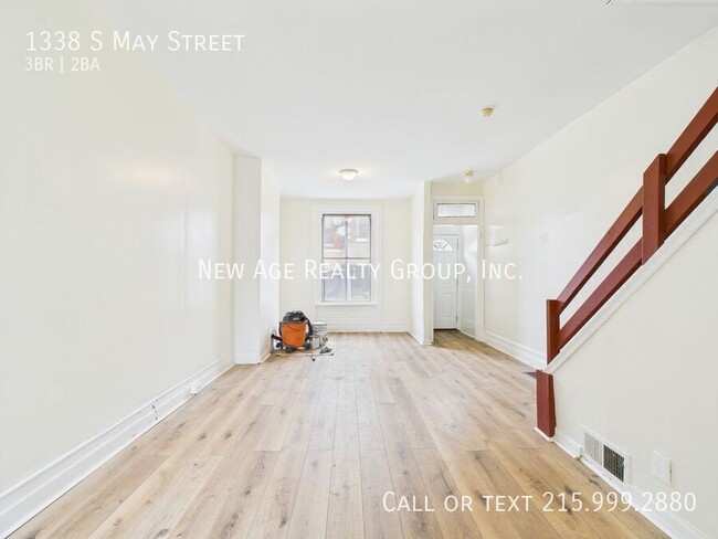 Building Photo - 1338 S May St