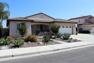 Building Photo - Beautiful 4 Bed 2.5 Ba, Single Story Pool Home with RV/Boat Parking