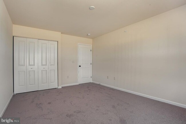 Building Photo - 530 Byler Cir