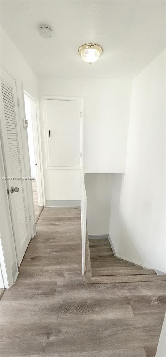 Building Photo - 5960 NE 5th Ct