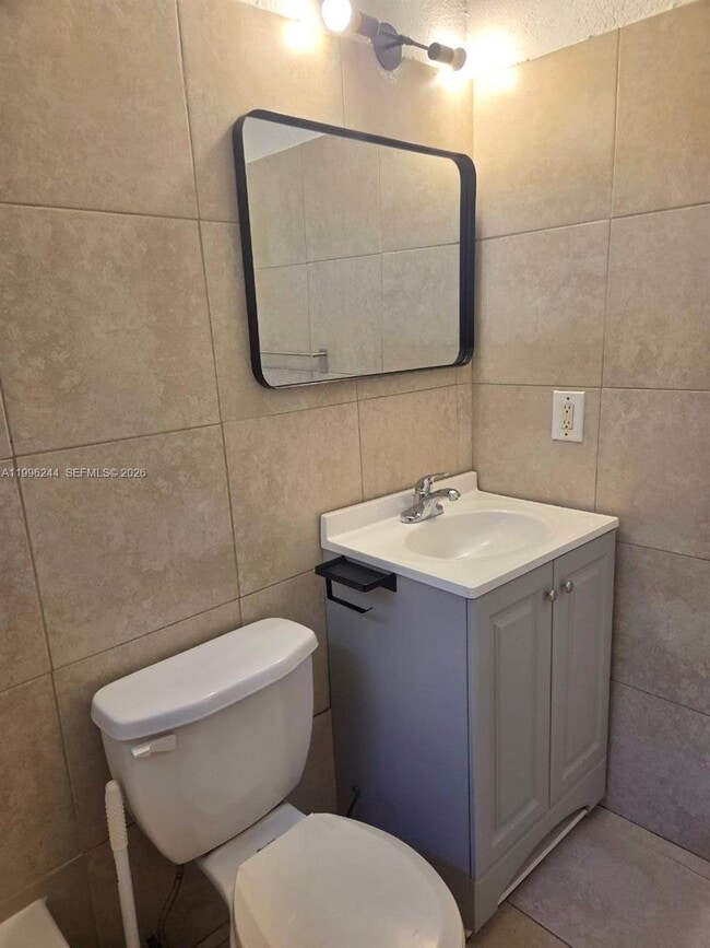 Building Photo - 34 SW 6th Ave