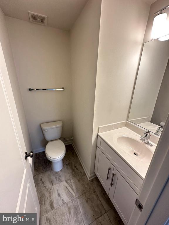 Building Photo - 5331 Greenwich Cir