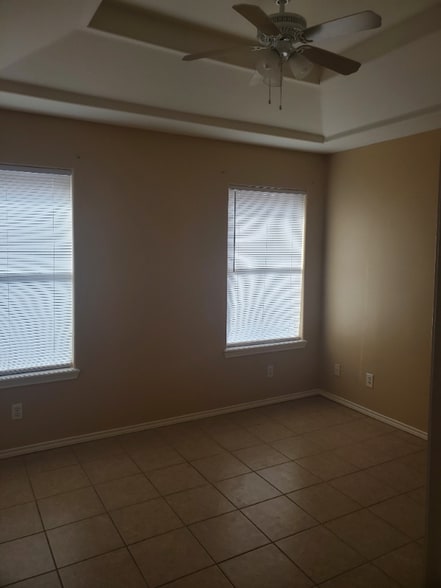 Building Photo - 1922 Upland Dr