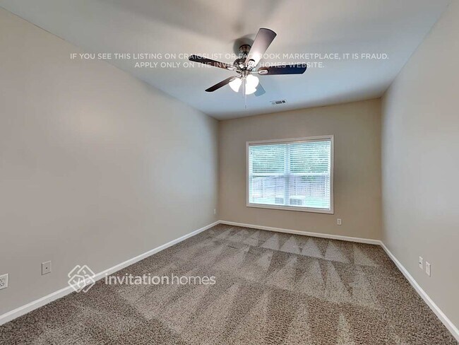 Building Photo - 147 Hawthorn Dr