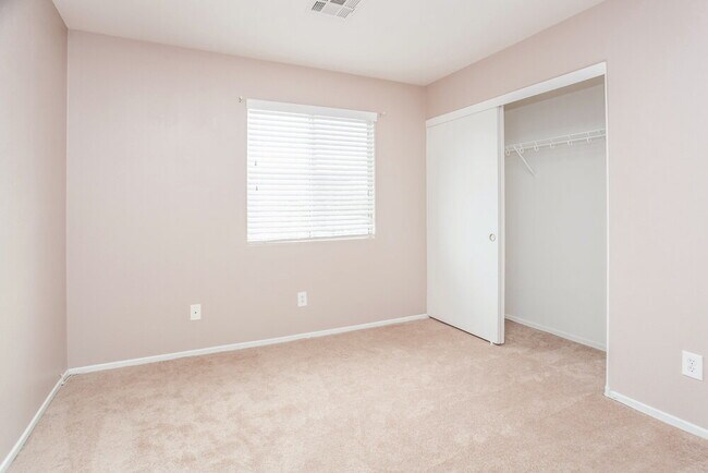 Building Photo - 11592 Renzo St