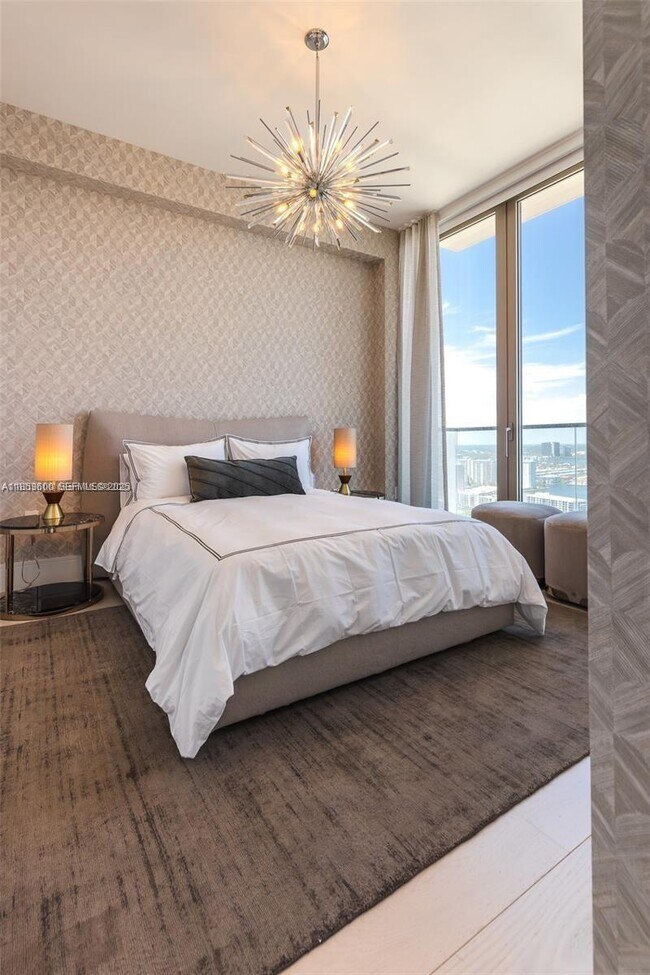 Building Photo - 17975 Collins Ave