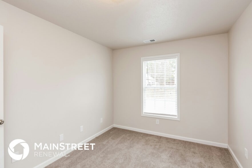 Building Photo - 1055 Abercorn Way