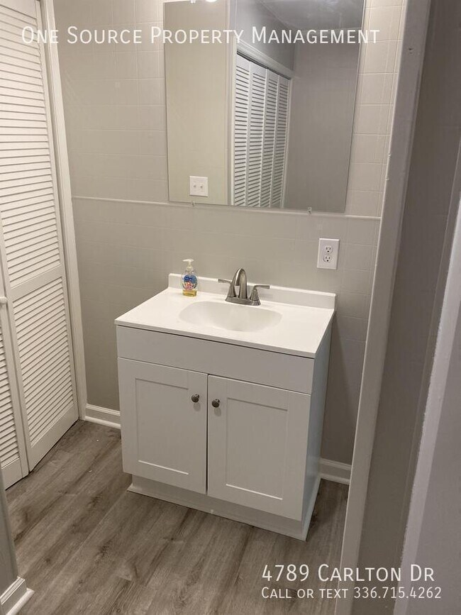 Building Photo - 4789 Carlton Dr