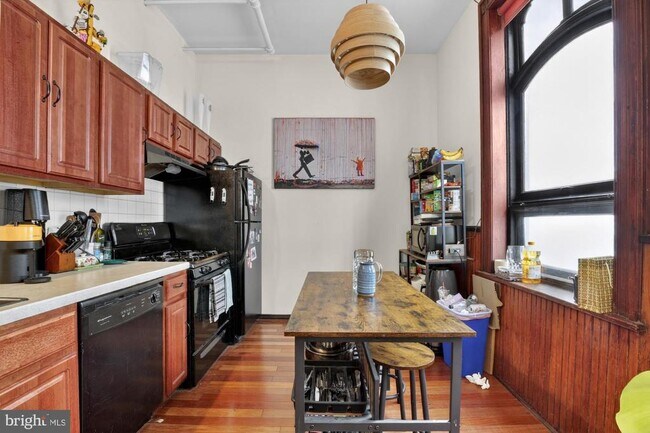 Building Photo - 35 S 13th St