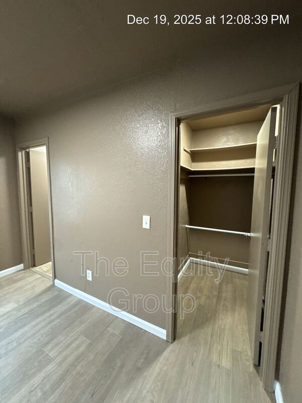 Building Photo - 435 Redington St