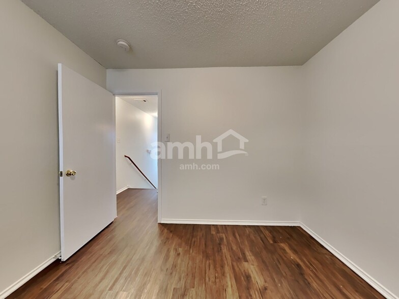 Building Photo - 4026 Holly Leaf Ct