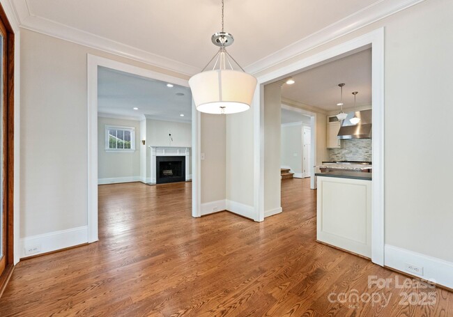 Building Photo - 3125 Pinehurst Pl