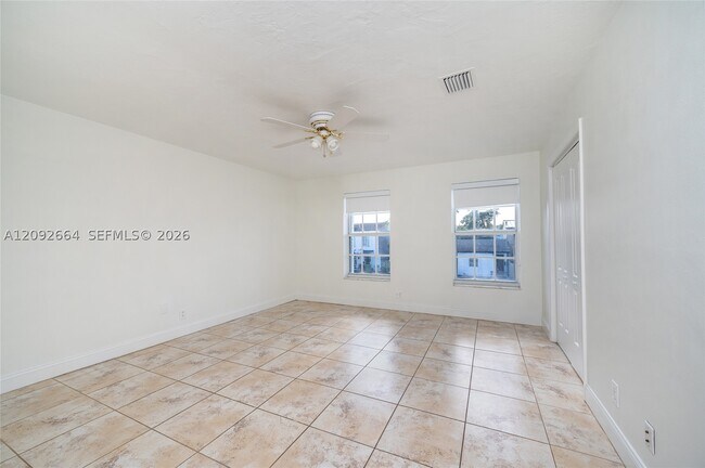 Building Photo - 1345 W 71st St