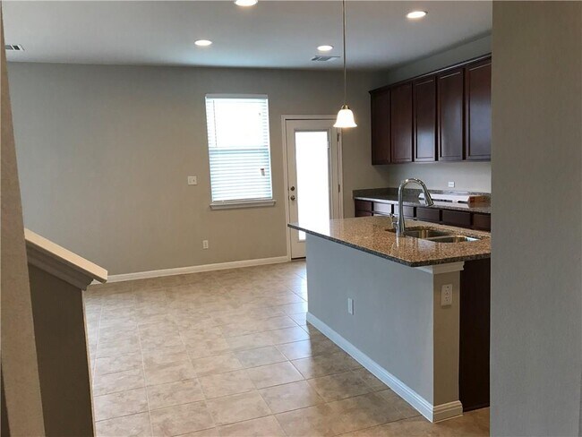 Building Photo - 801 Melda St