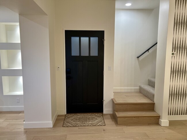 Building Photo - 753 Oak St