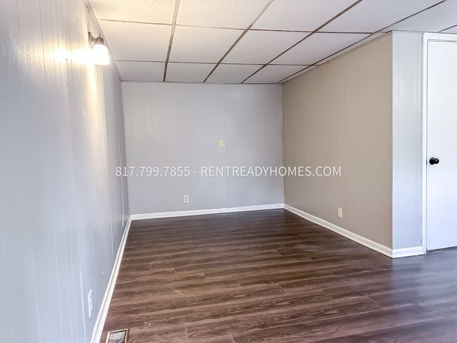 Building Photo - 5405 Wesley Dr