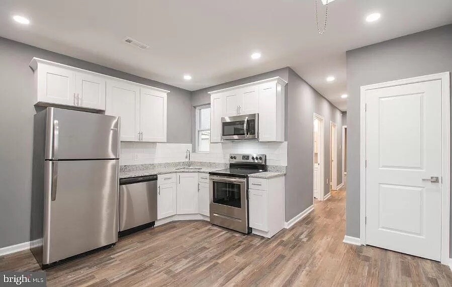 Building Photo - 207 S 49th St