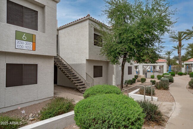 Building Photo - 11375 E Sahuaro Dr