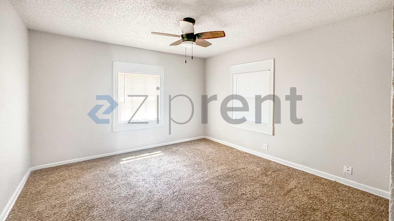 Building Photo - Unit 1