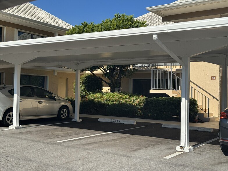 Building Photo - 14 Turtle Creek Dr