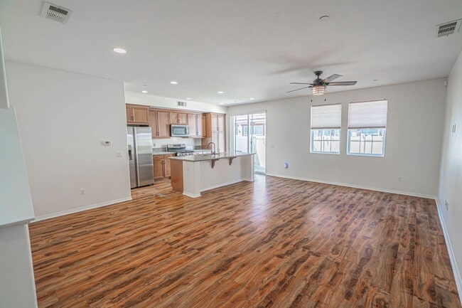 Building Photo - Beautifully Remodeled 3-Bedroom Home in Sa...