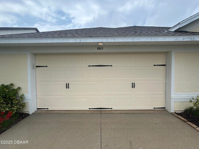 Building Photo - 665 Elk River Dr