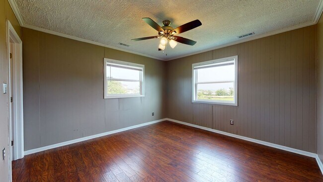 Building Photo - 108 Hawkins Creek Ln