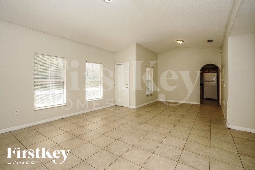 Building Photo - 1905 Eden Dr