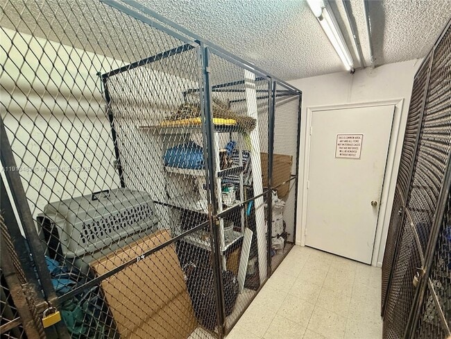 Building Photo - 4301 Martinique Cir