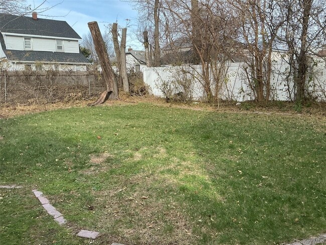 Building Photo - 12 E John St