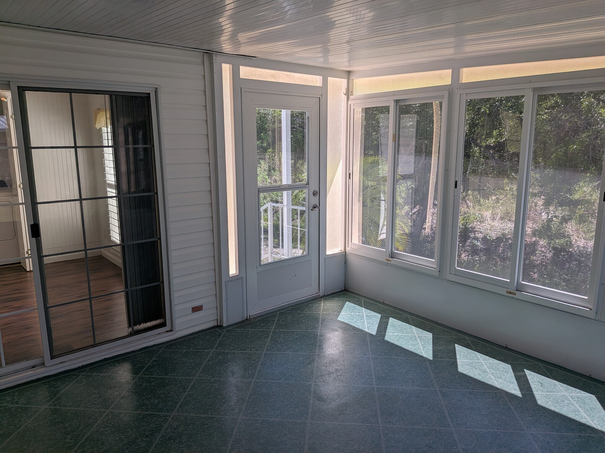 Building Photo - 215 Tiger Lilly Dr