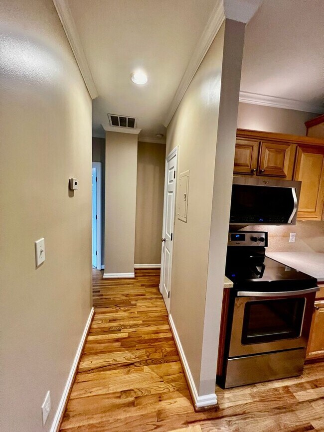 Building Photo - 1421 Peachtree St NE