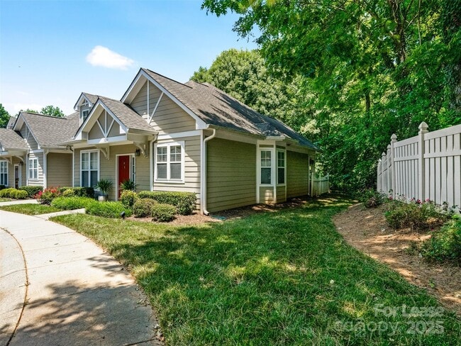 Building Photo - 1037 Davant Ln