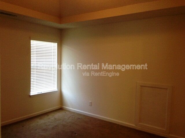 Building Photo - 380 Othello Dr