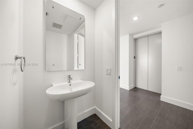 Building Photo - 1100 Biscayne Blvd